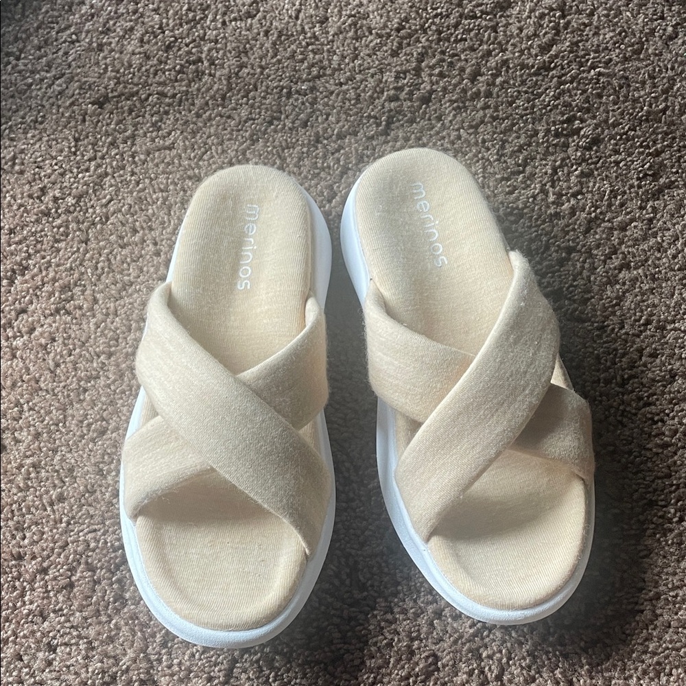 Merinos Slippers - Picture 5 of 9